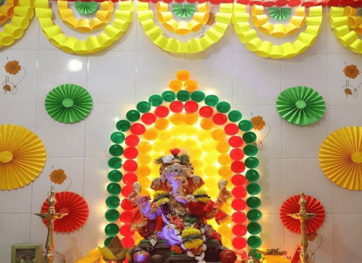 कागदी कलाकृती वापरून घरगुती गणपती सजावटीच्या कल्पना