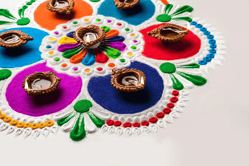 गणेश चतुर्थीच्या घरगुती सजावटीसाठी रंगीत रांगोळी